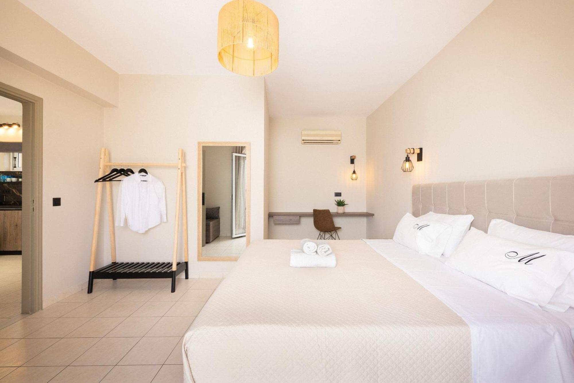 Manthos Beachfront Apartments Laganas Extérieur photo