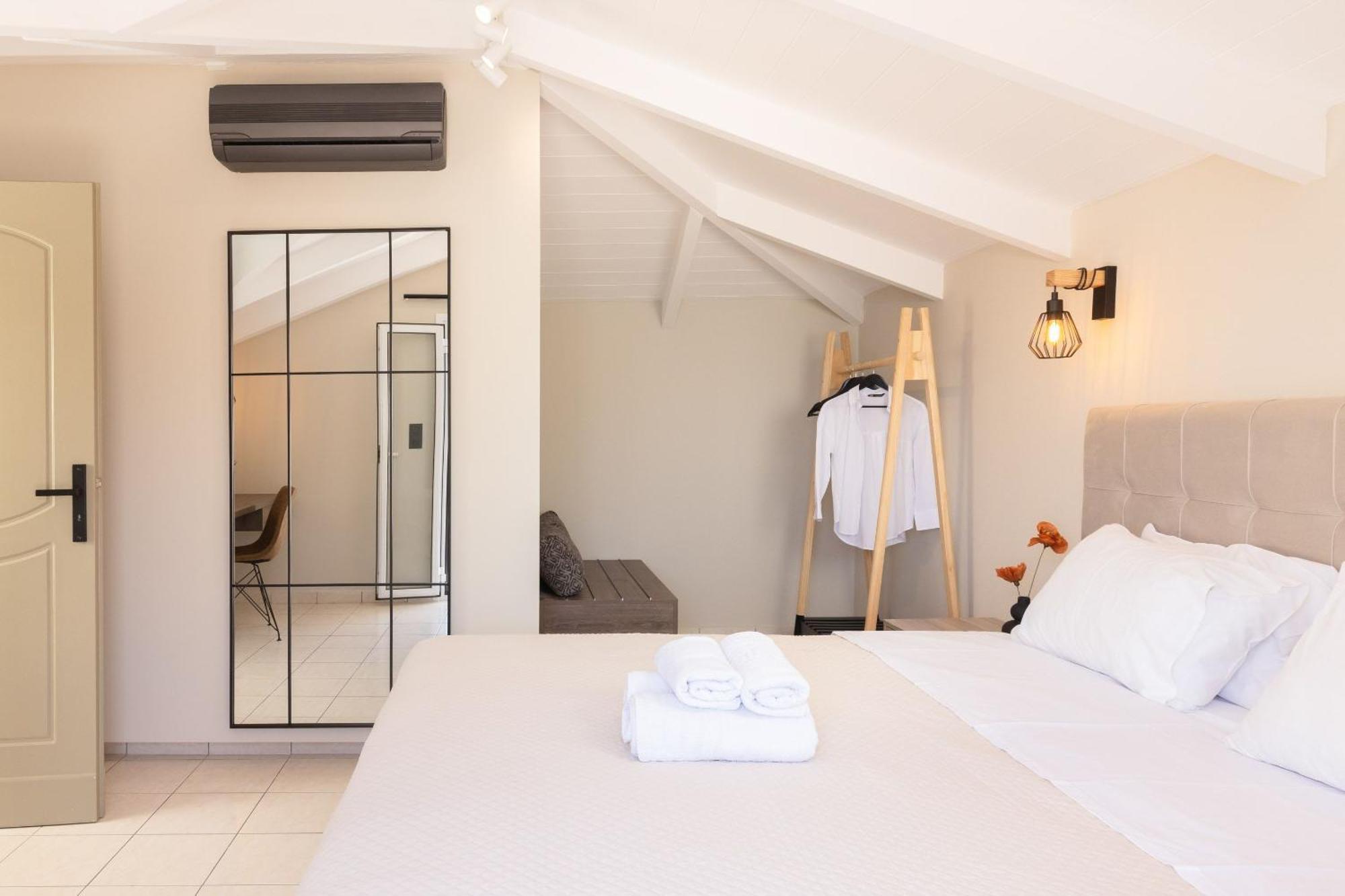 Manthos Beachfront Apartments Laganas Extérieur photo